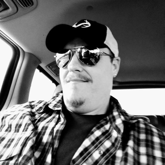 Meet your Posher, Chris - Picture 1 of 1